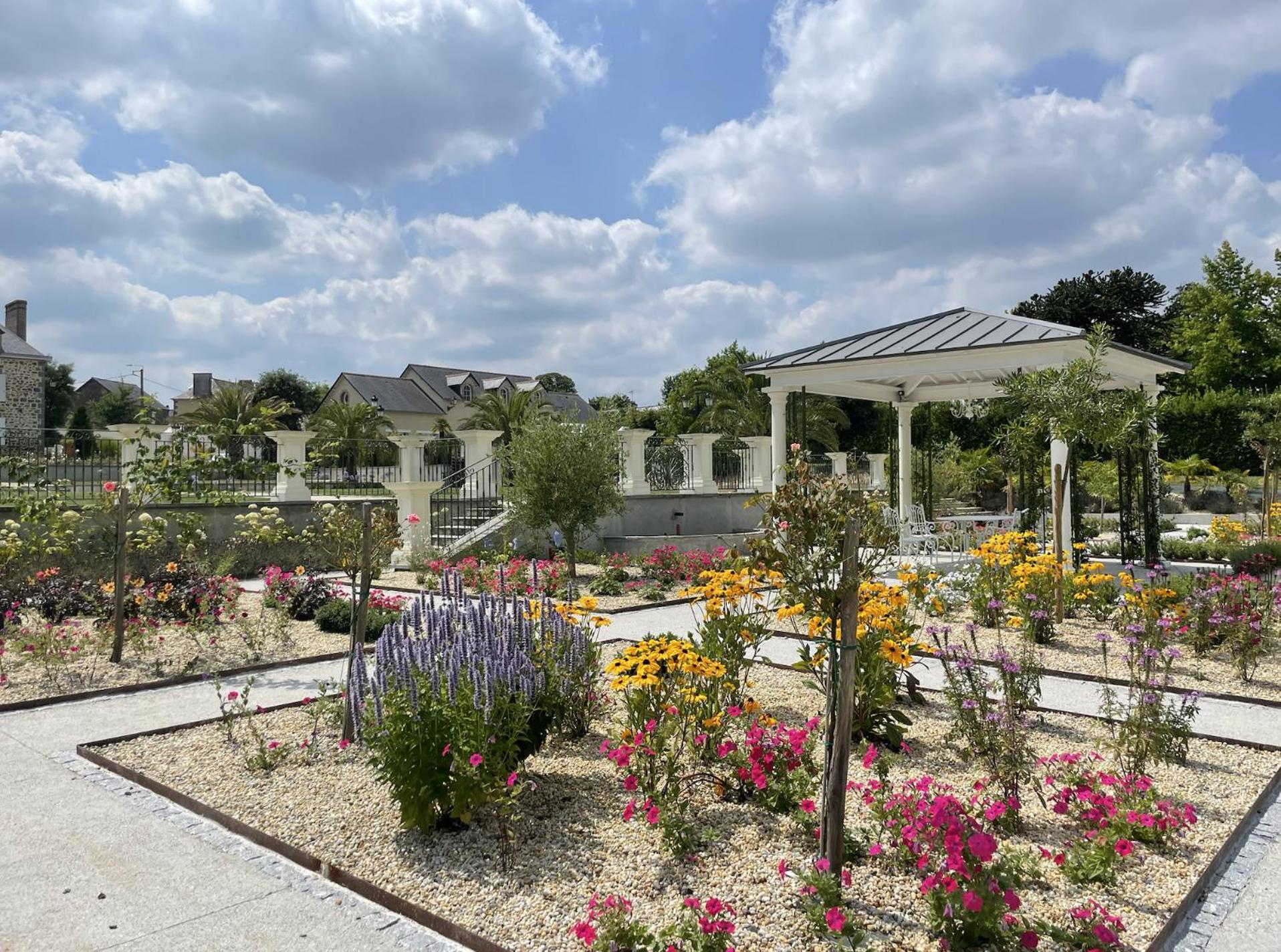 Domaine Les Jardins Darsene Bed & Breakfast Tinténiac Exterior photo